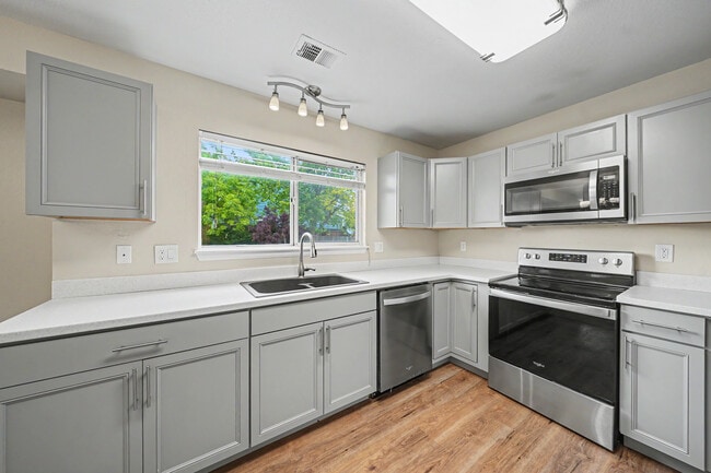 Photo - 21637 E Crestline Dr