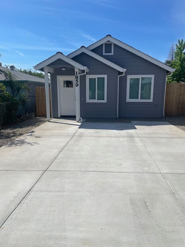 RESTRICTEDBe the FIRST to live in Rental House Rental in