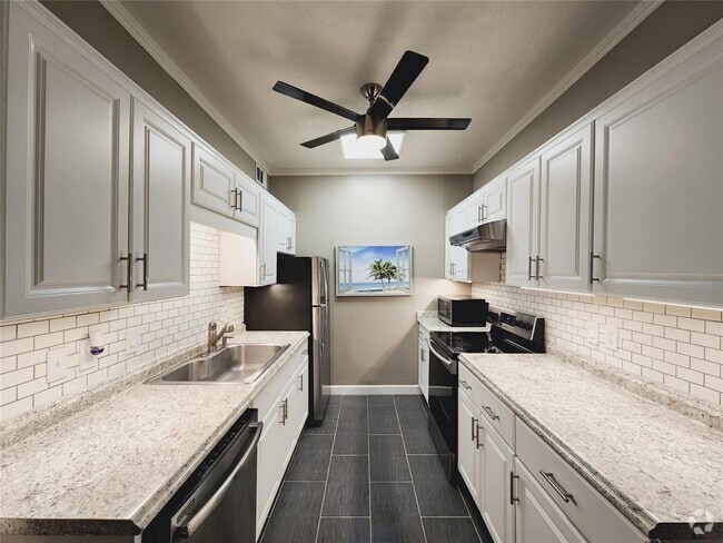 Building Photo - 9809 Richmond Ave. Unit H2 Rental