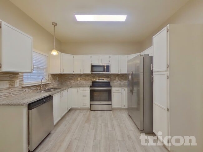 Photo - 4621 Sahalee Ln