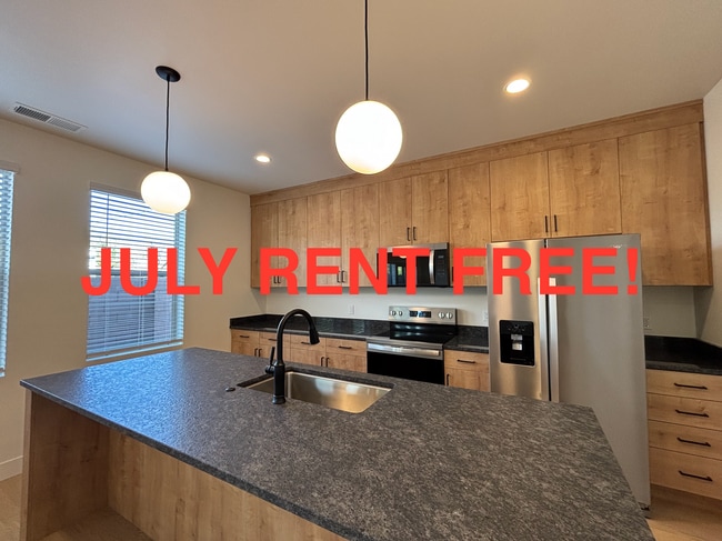 Building Photo - MOVE IN SPECIAL JULY RENT FREE! HURRICANE TOWNHOME FOR RENT!