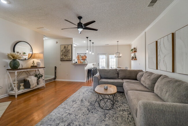 Photo - 1135 Canyon Oak Loop