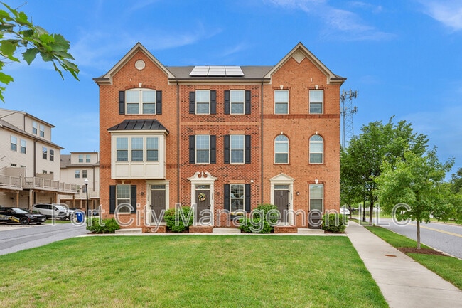 Building Photo - 133 S Macon St.