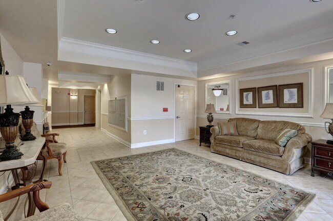 Photo - 2BD/2BA Fabulous River Hill Condo Unit 404