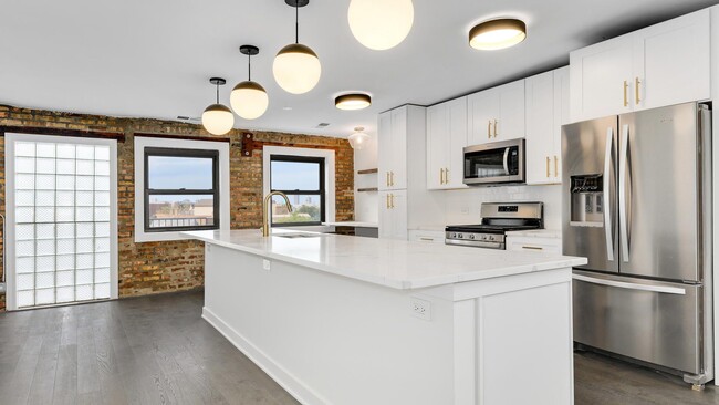 Photo - 06 - Mil 1371 LLC Unit 4