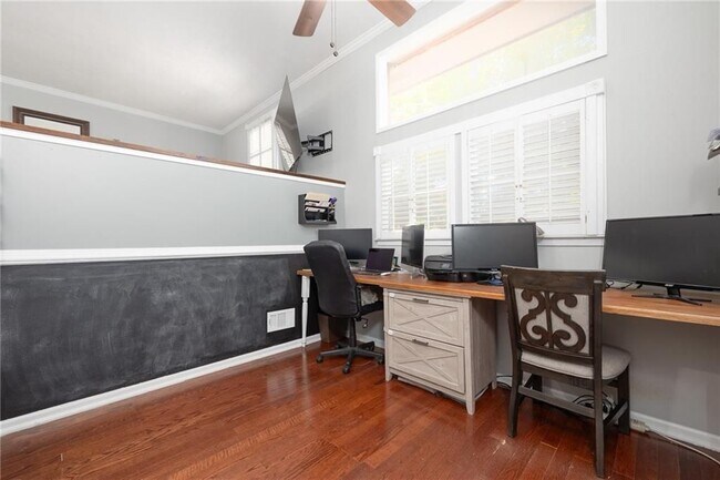 Photo - 3247 Clearview Dr SW