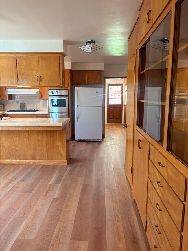 Photo - 4568 Alice St