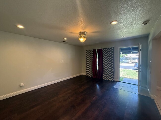 Photo - 2 bedroom 1 bath Duplex