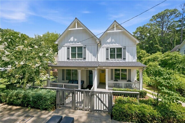 Photo - 254 Lamon Ave SE