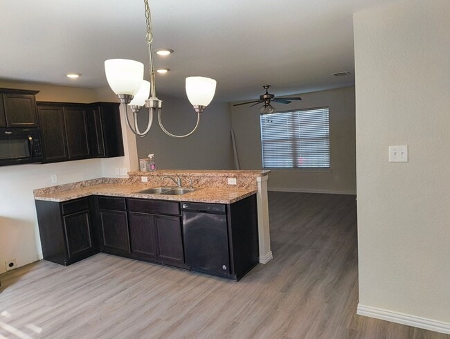 Photo - 1540 Chama Dr