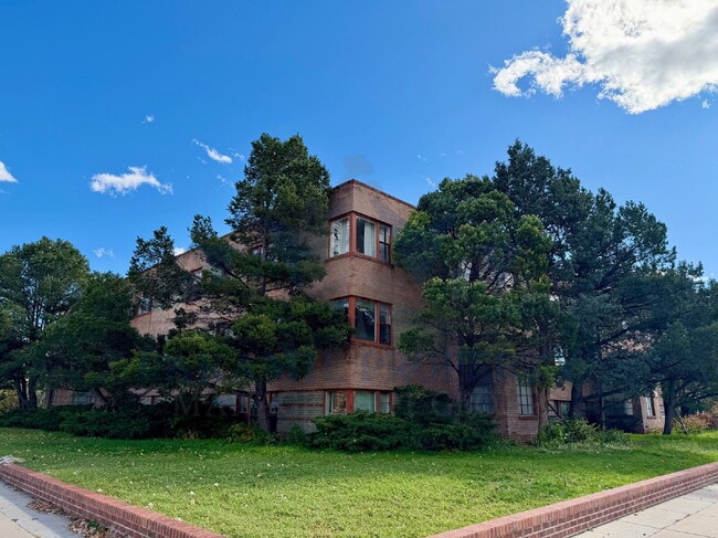 1010 Grand Ave