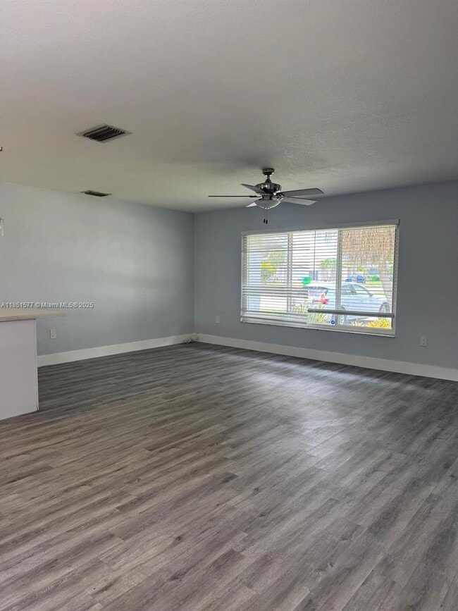 Building Photo - 11500 NW 39th St Rental