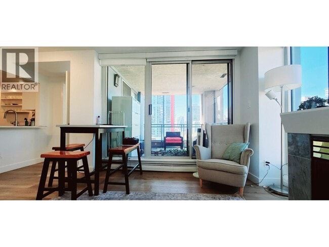 Photo - 183 Keefer Pl Unité 1101