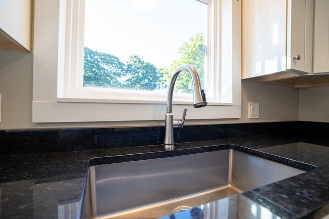 184 Elm St Unit 4