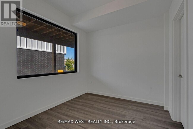 Photo - 10 Rainwater Ln