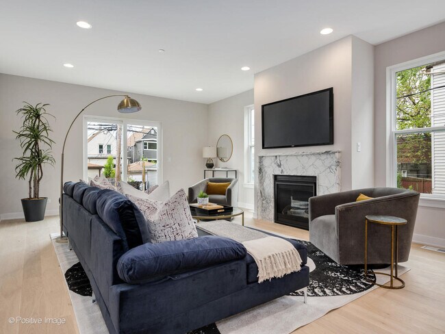 Photo - 1631 N Lawndale Ave Unit 1N