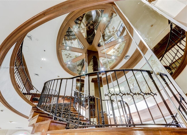 Photo - 6039 Collins Ave Unit 7