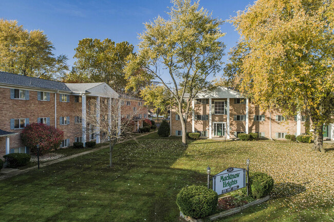 Mackinaw Heights - Mackinaw Heights Apartments