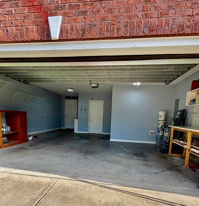 Photo - 2412 Brick Dr