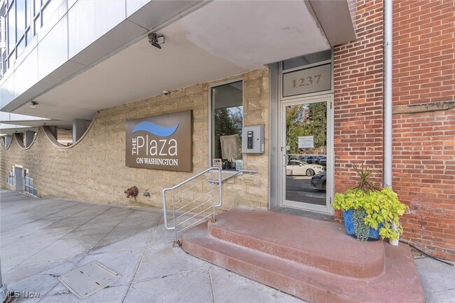 Photo - 1237 Washington Ave Condo Unit 402