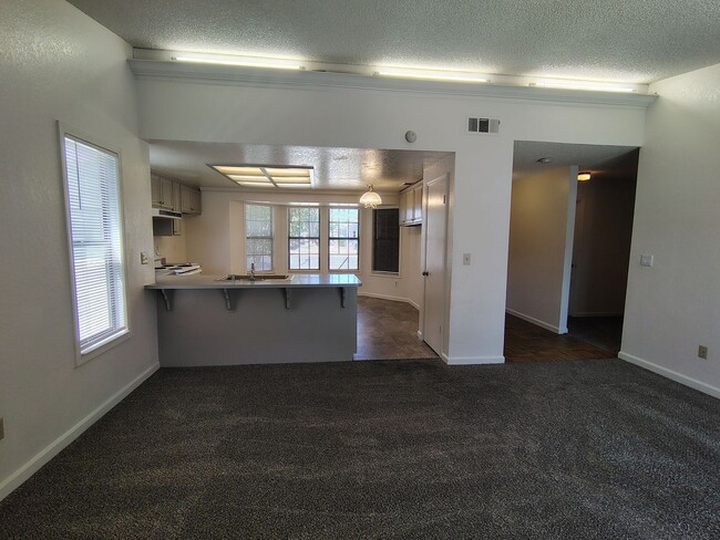 Photo - 932 Inez Dr
