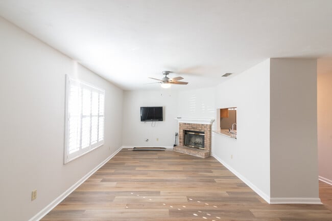 Photo - 2044 Gardenbrook Ln