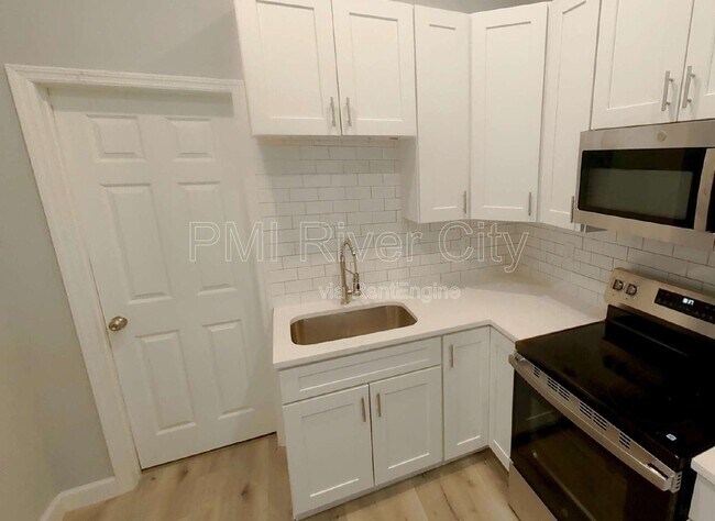 Photo - 151 W 17th St Unit 1