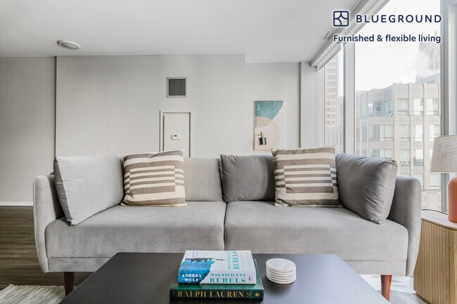 Photo - 200 E Illinois St Unidad FL13-ID1168