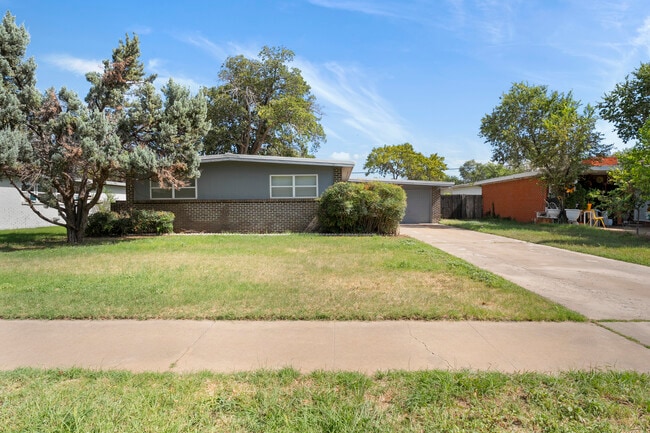 Building Photo - 2714 64th St Rental