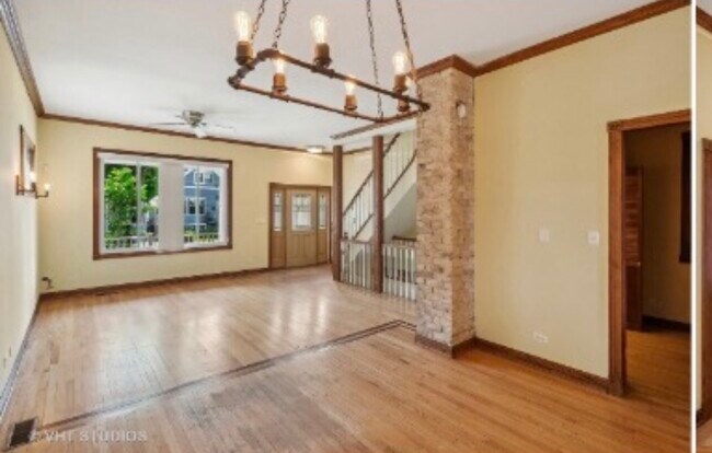 Photo - 3035 N Leavitt St Unidad 1