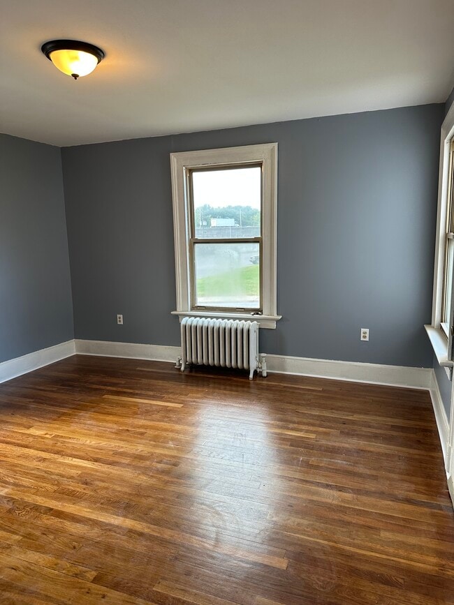 Photo - 308 N Main St Unidad B