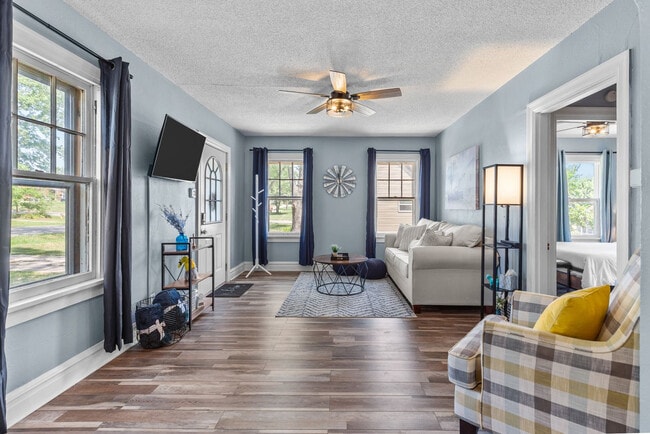Building Photo - 516 Cherry St Unit ID1246893P Rental