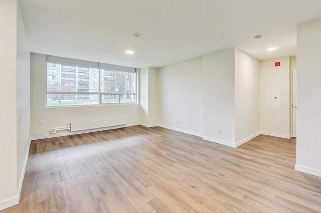 Photo - Humber River Apartments