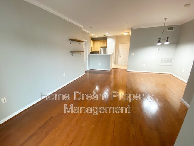 Photo - 2465 Army Navy Dr