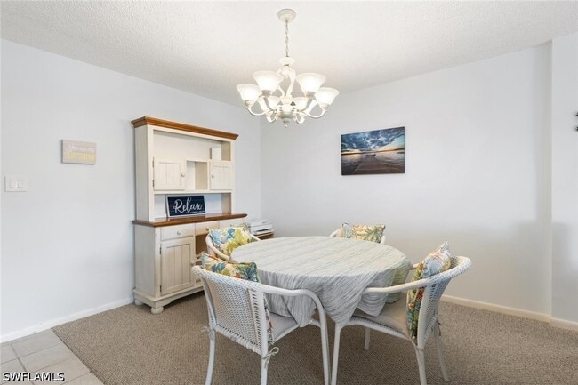 Photo - 555 Park Shore Dr Unidad B302