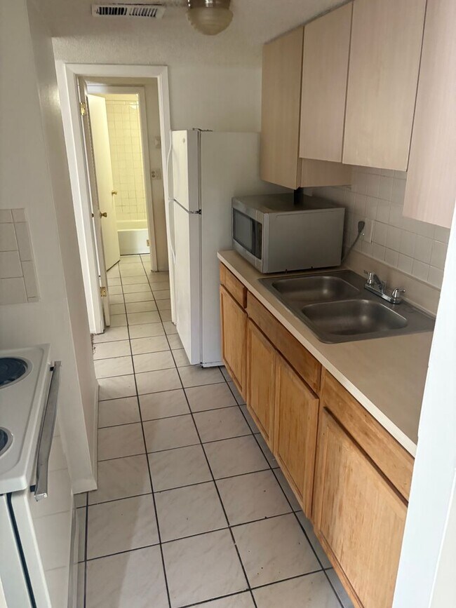 Photo - Baywatch Apartments- Five Minutes Driving ... Unit 8-1347/204