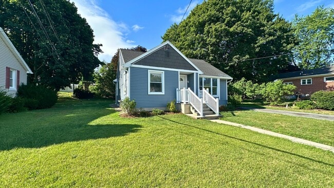 Photo - 100 E Elm St