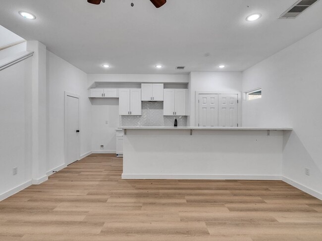 Photo - 8304 De Priest St Unidad A