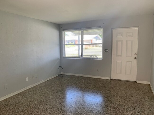 Photo - 1703 Edgewater Dr Unidad #1705