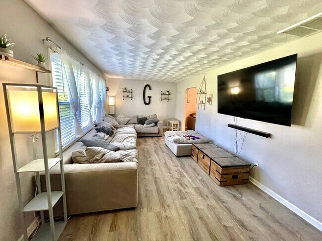 Photo - 4-Bedroom Home with Bonus Flex Room