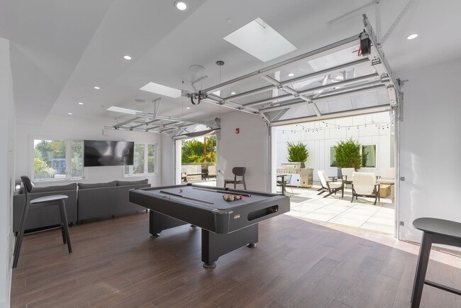 Photo - Graduate Pointe