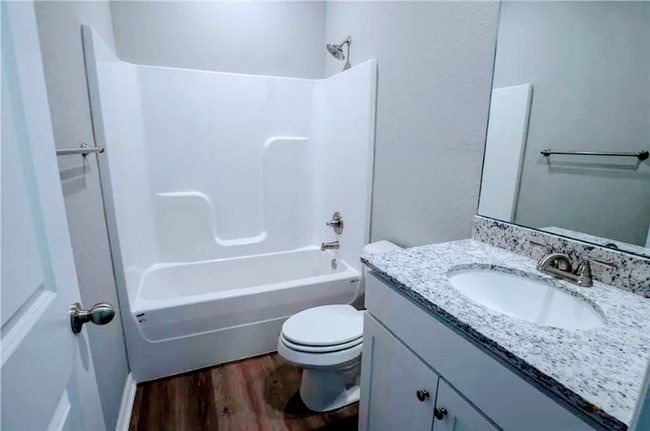 Photo - 321 Grove Ln