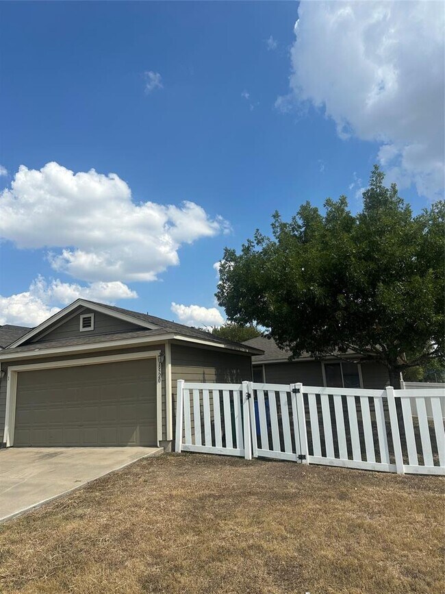 Photo - 18520 Mammoth Cave Blvd