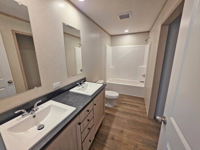 Photo - 781 W Walcott Rd