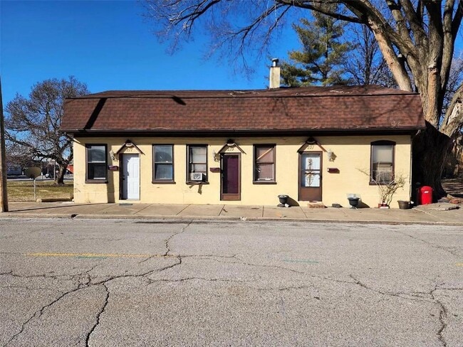 Building Photo - 221 N High St