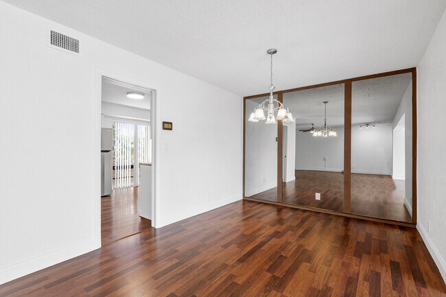 Photo - 6612 Spring Bottom Way Unidad 186