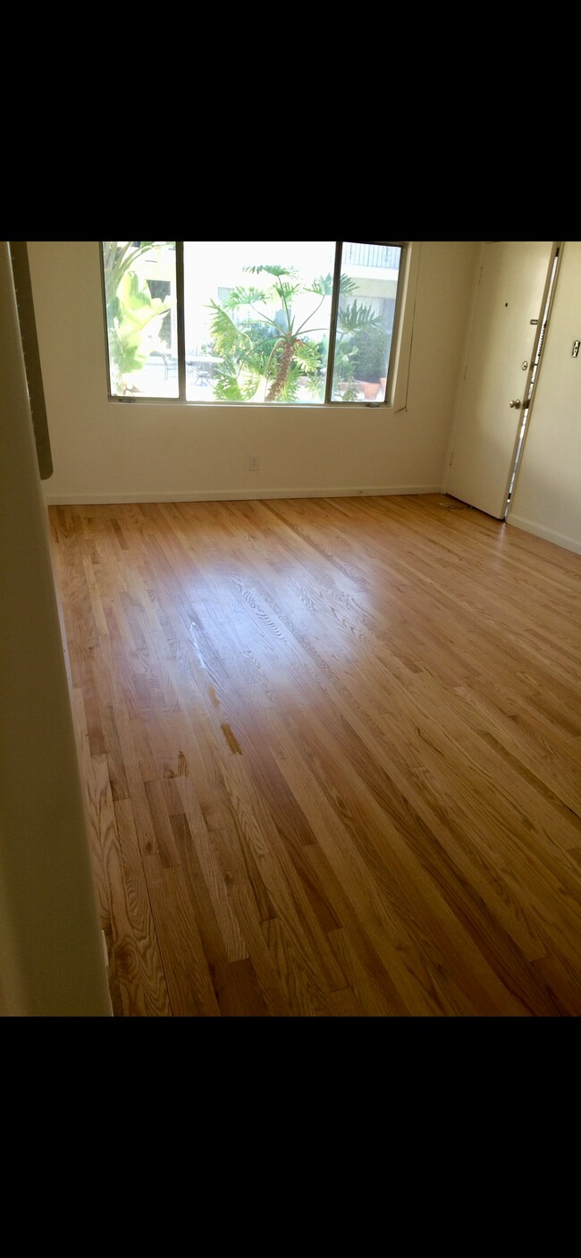 Photo - 6701 Whitsett Ave Unidad 3