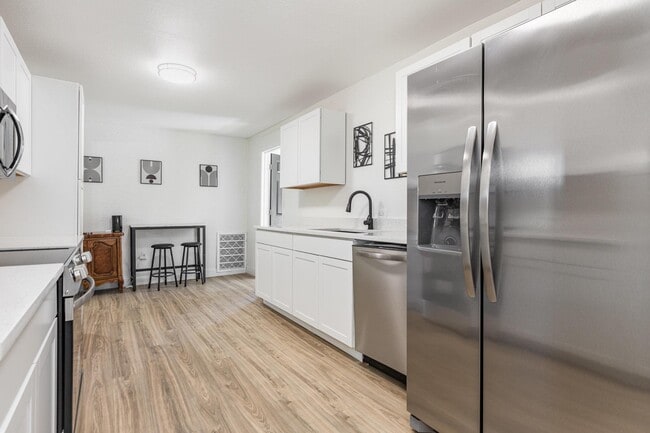 Photo - 733 Tarpon Ave