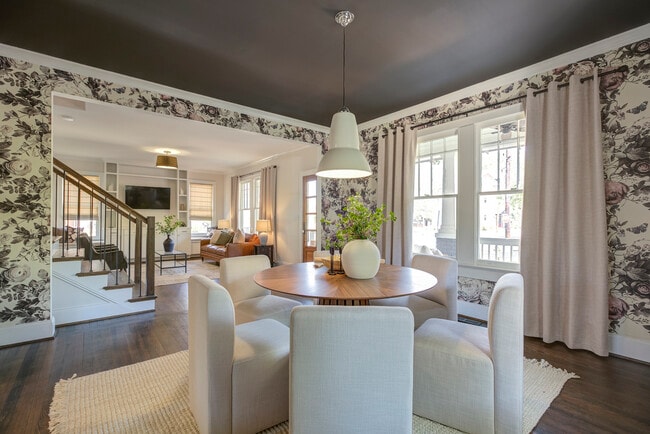 429 W Park Ave