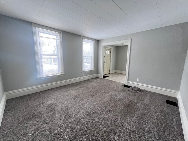 Photo - 1-Bedroom Unit Near Downtown Grand Rapids – On-Site Laundry!